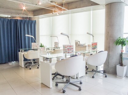 Nail＆Eyelash PLUTON（プルトン）店舗内装写真